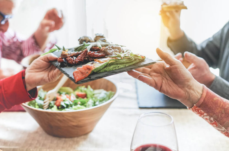 老人飲食怎麼吃得健康？老人營養餐5大原則- 皇家護理集團｜長照、醫療專業服務